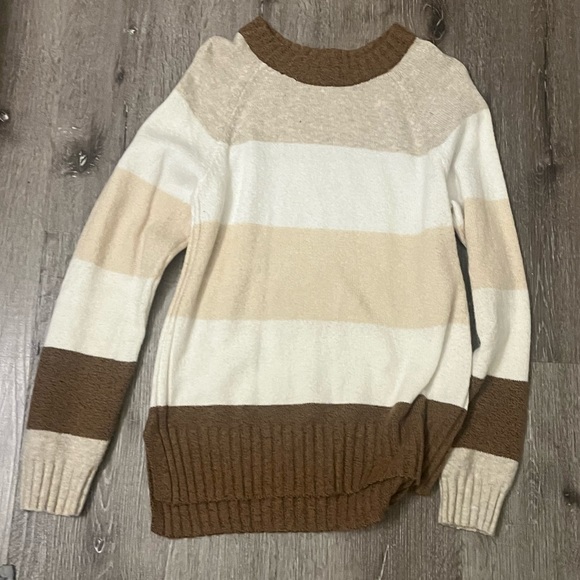 Women’s different shades of brown medium sweater - Picture 3 of 9